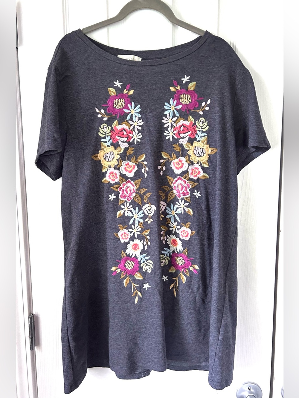 Umgee Floral Embroidered T-Shirt Dress Size XL Charcoal Gray